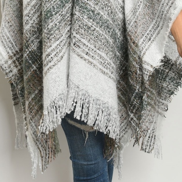 Brand New Chic & Cozy Boutique Poncho Shawl Cape - Picture 4 of 7